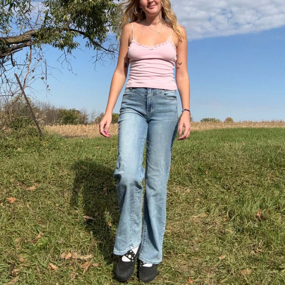 Judy Blue High Rise V-Front Crossover Wide Leg Jeans Size 5 / 27 Stretch